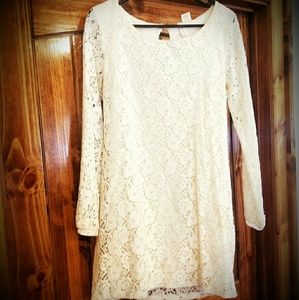Red Camel: Lace Long-Sleeve Dress
